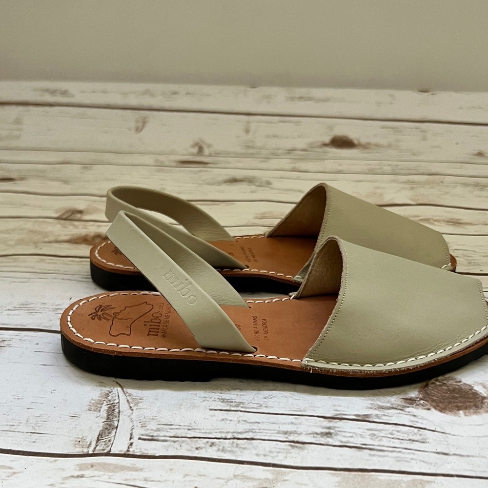 NWOT Mibo Avarca de Menorca Sandals Sage Green Leather Handmade Spain 40 EU